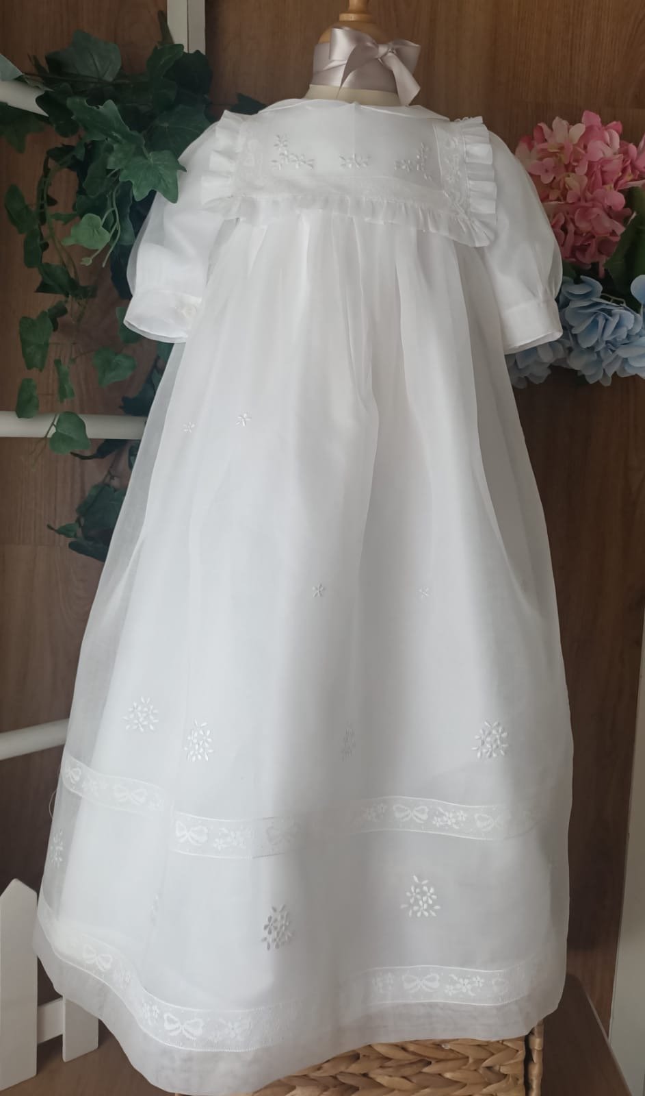 Abito da Battesimo in organza Bianca ricamato a mano taglia 6-9 mesi Gentile Baby Couture Ricamato a mano