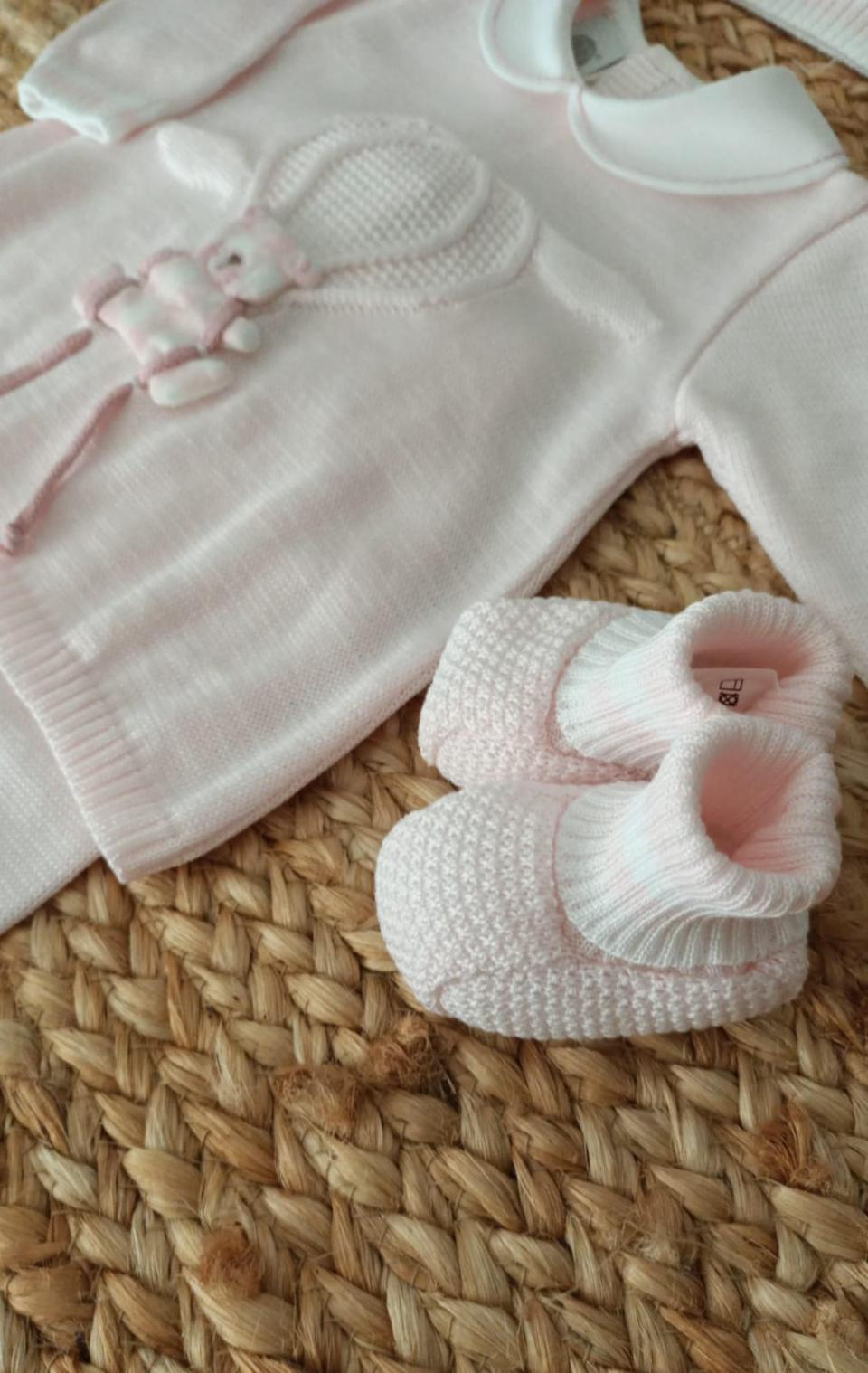 Completo 2 pezzi con cappellino e babbucce Rosa taglia 0-3 mesi Marlù
