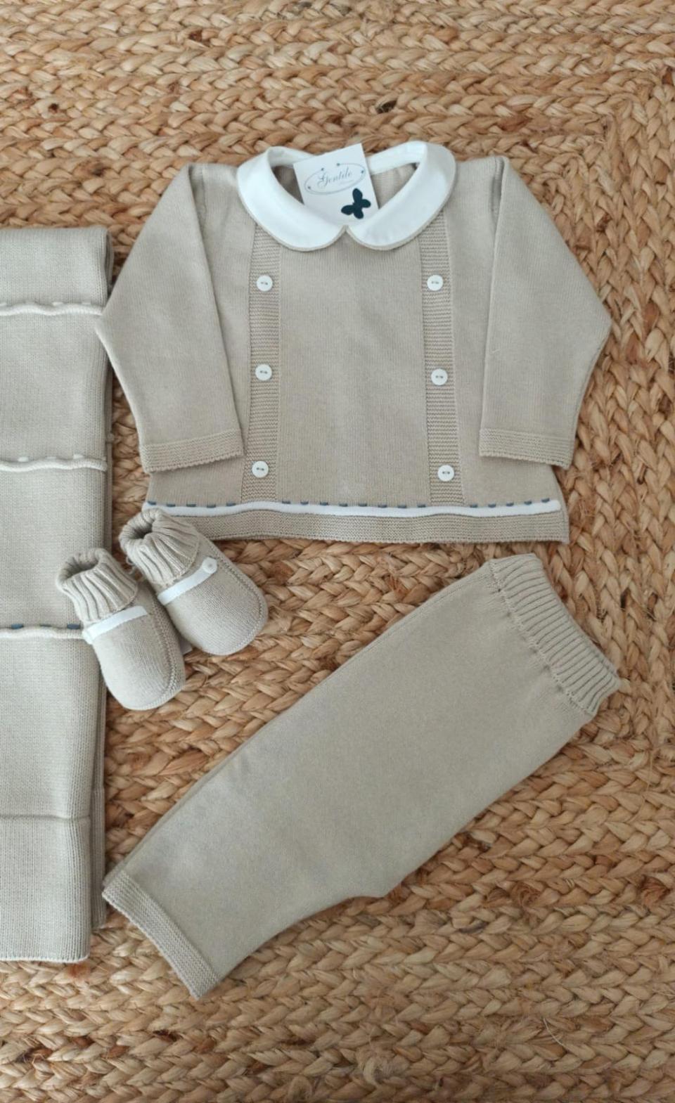 Completo 2 pezzi con cappellino e babbucce in filo di puro cotone Corda taglia 3 mesi Le Coconne