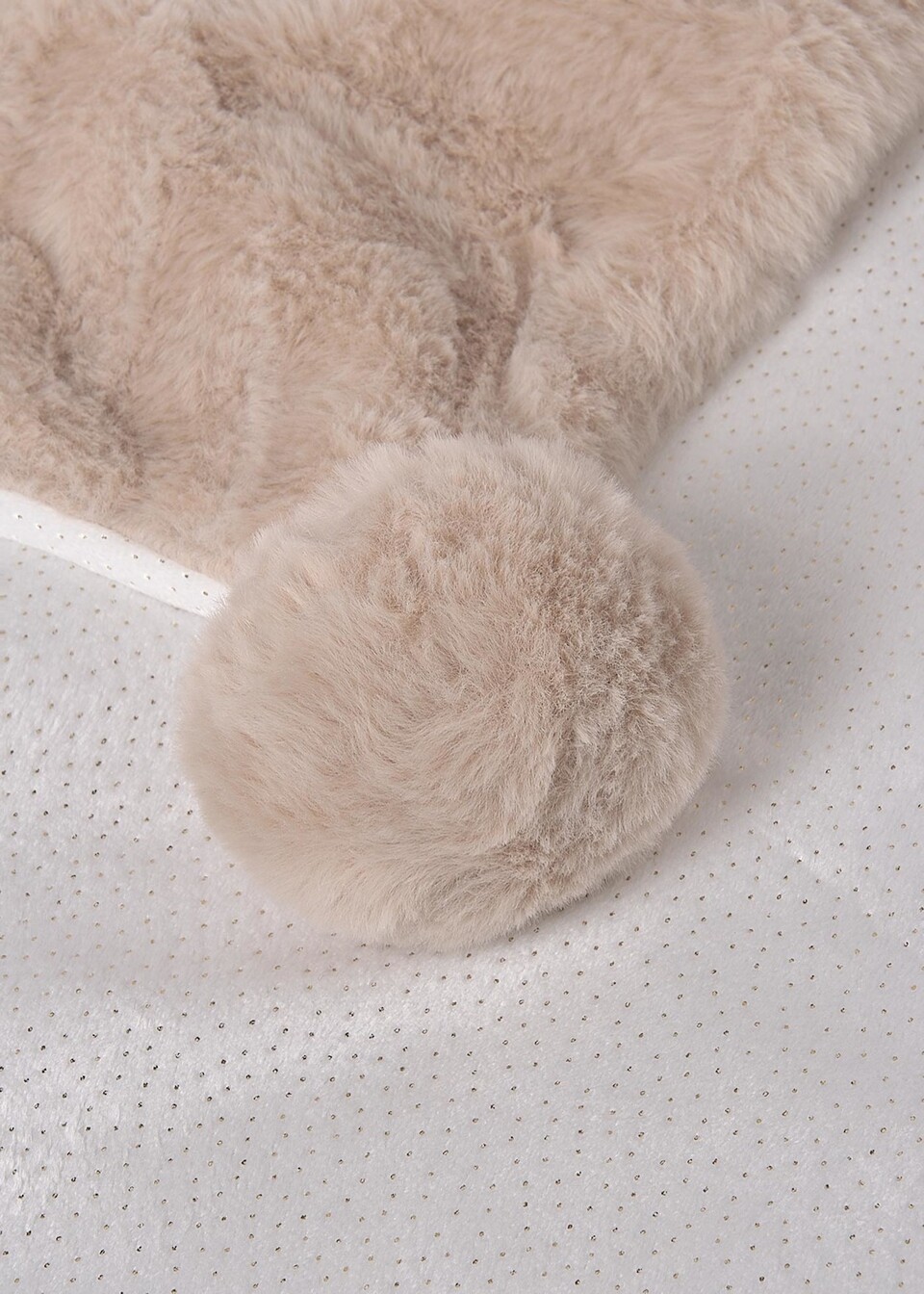 Copertina per carrozzina in pellicciotto con pompon Beige Mayoral