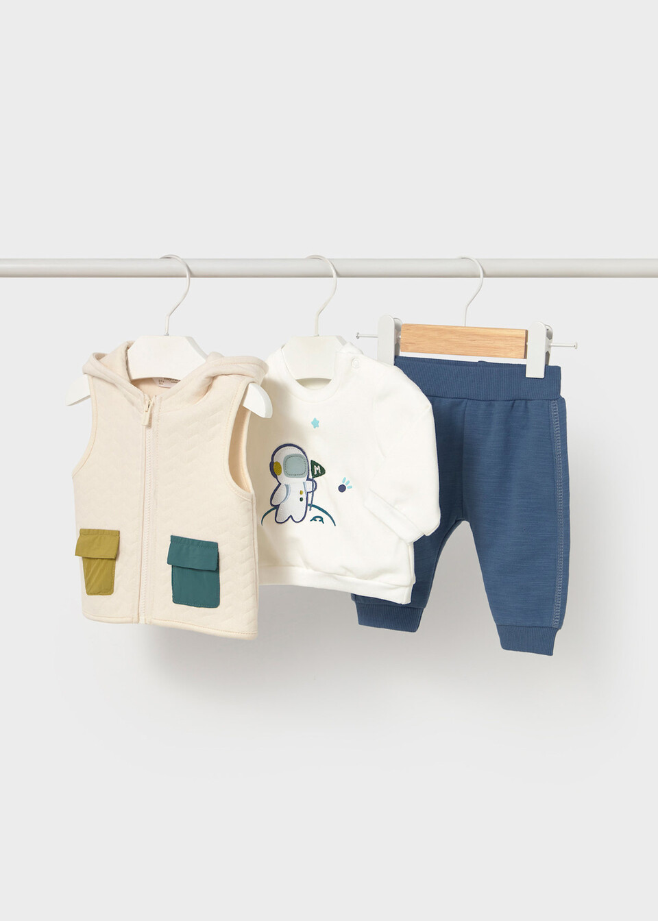 Completo 3 pezzi in felpa con gilet Panna / Blu Mayoral