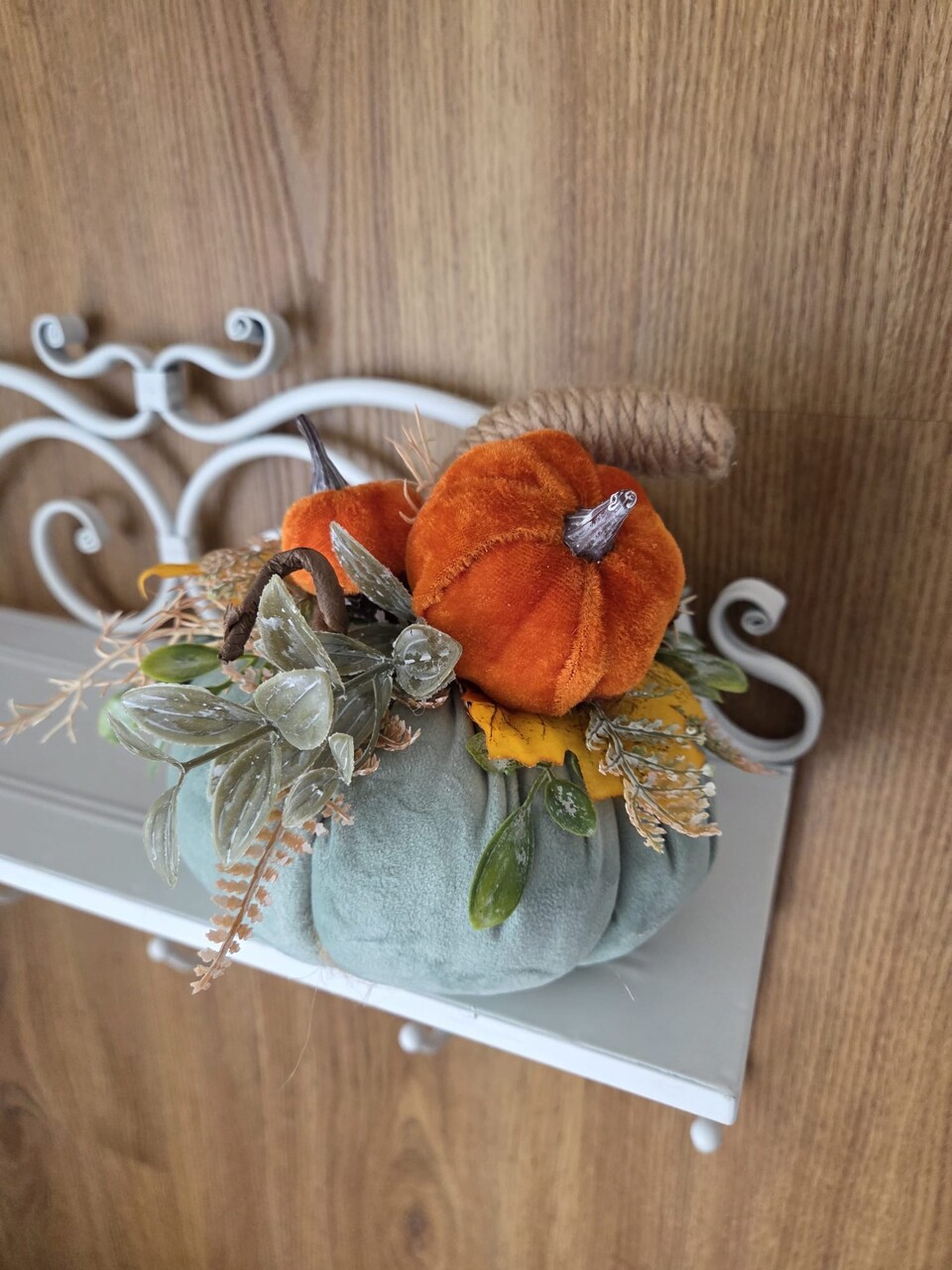 Zucca decorativa in velluto con fiori e rami Gentile Ricami Piccolo