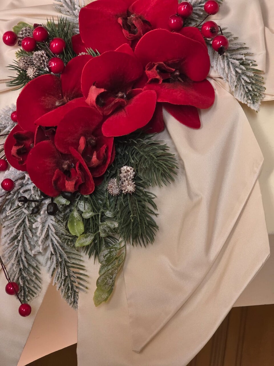 Doppio fiocco annodato in taffetà Crema Gentile Ricami Medio