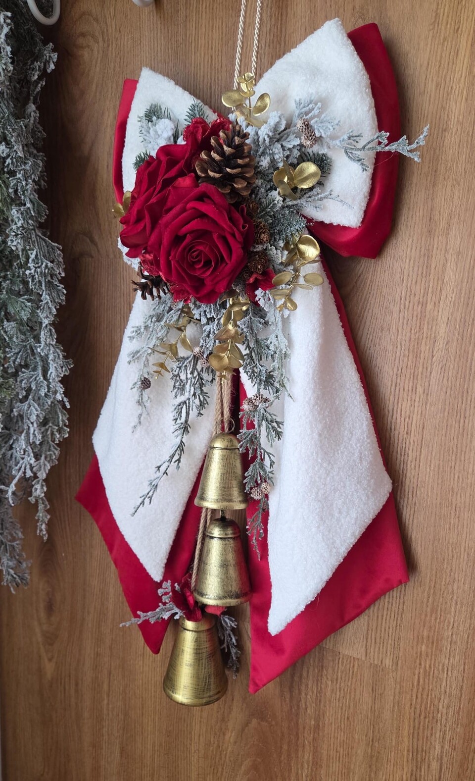 Fiocco natalizio in velluto Rosso e lana bouclé con campanacci Gentile Ricami