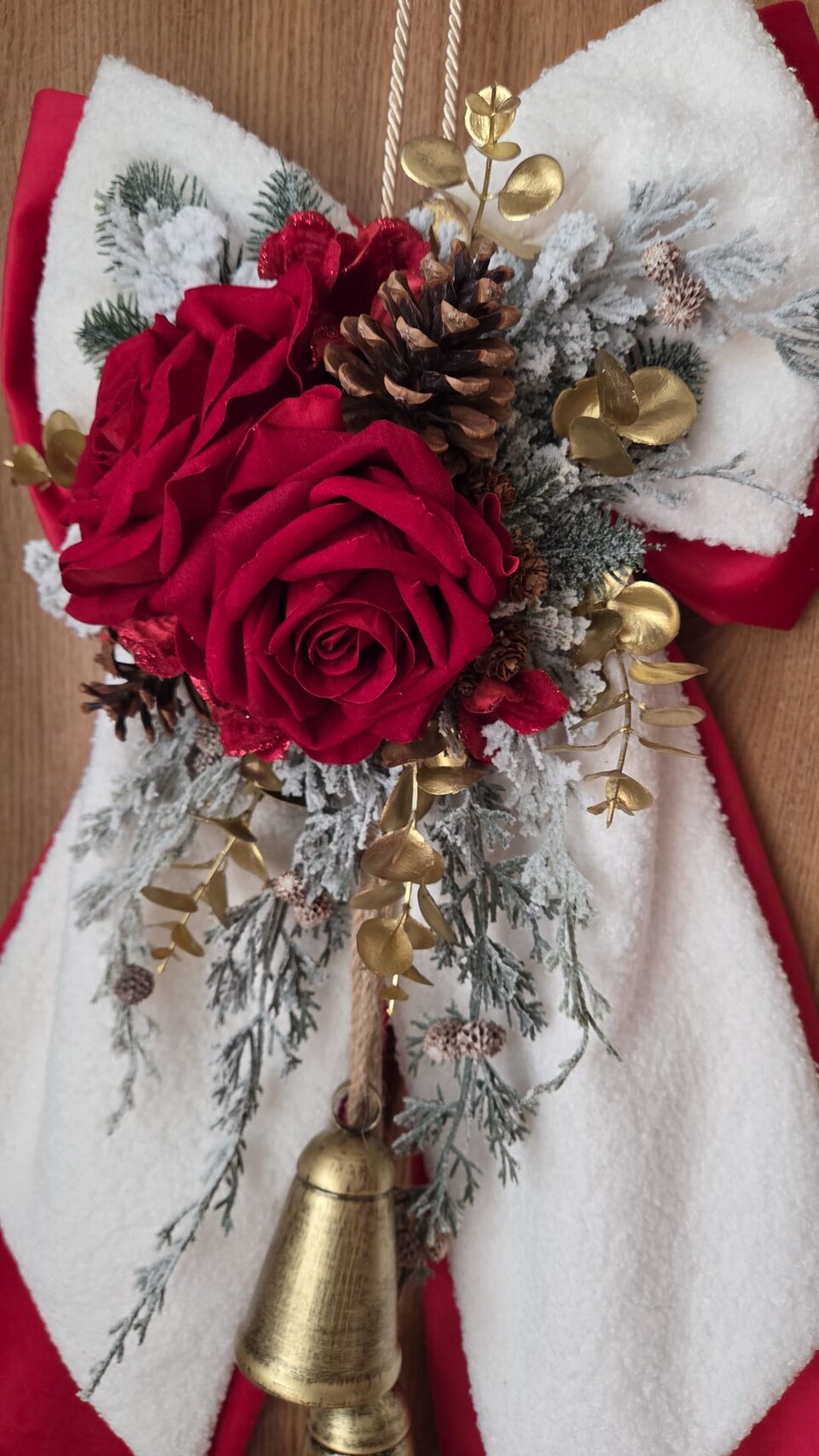 Fiocco natalizio in velluto Rosso e lana bouclé con campanacci Gentile Ricami