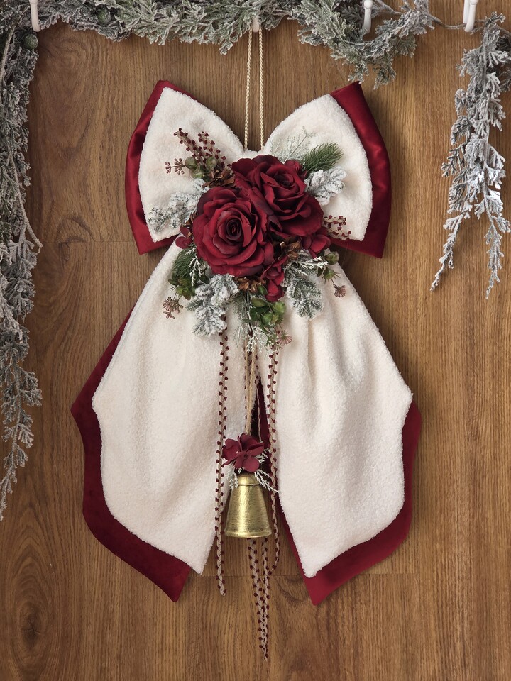 Fiocco natalizio in velluto bordeaux e lana bouclé con campana Gentile Ricami