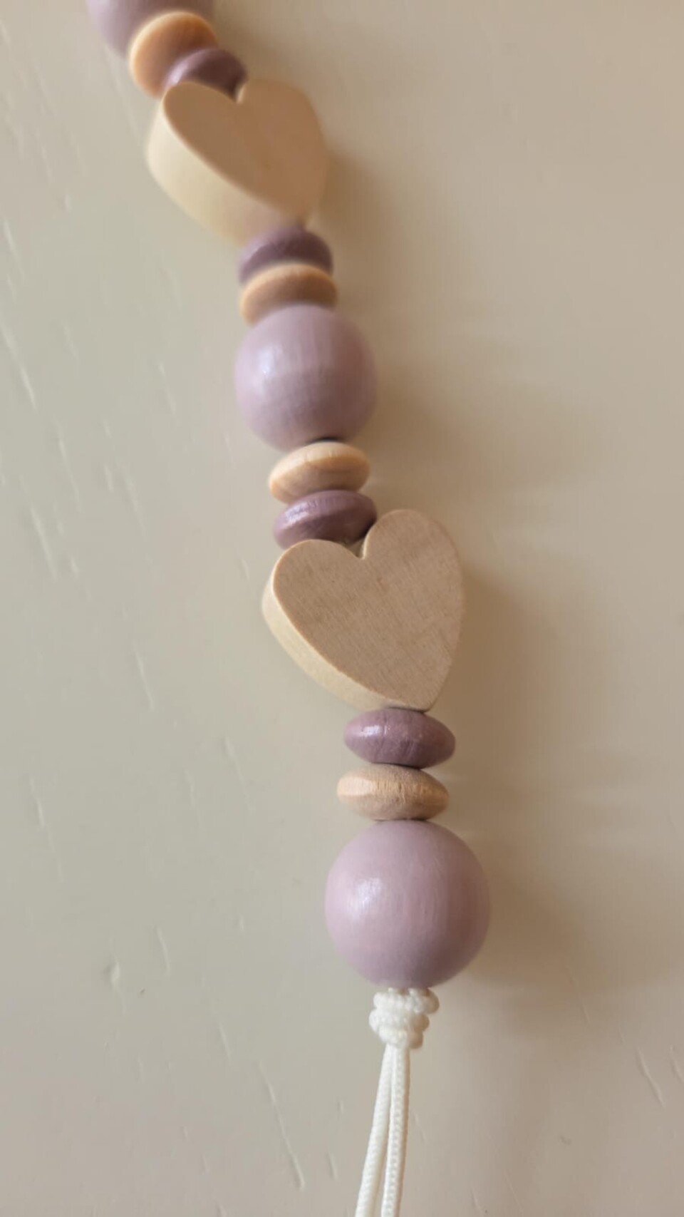 Catenella porta ciuccio in legno naturale Gentile Baby Couture Cuori