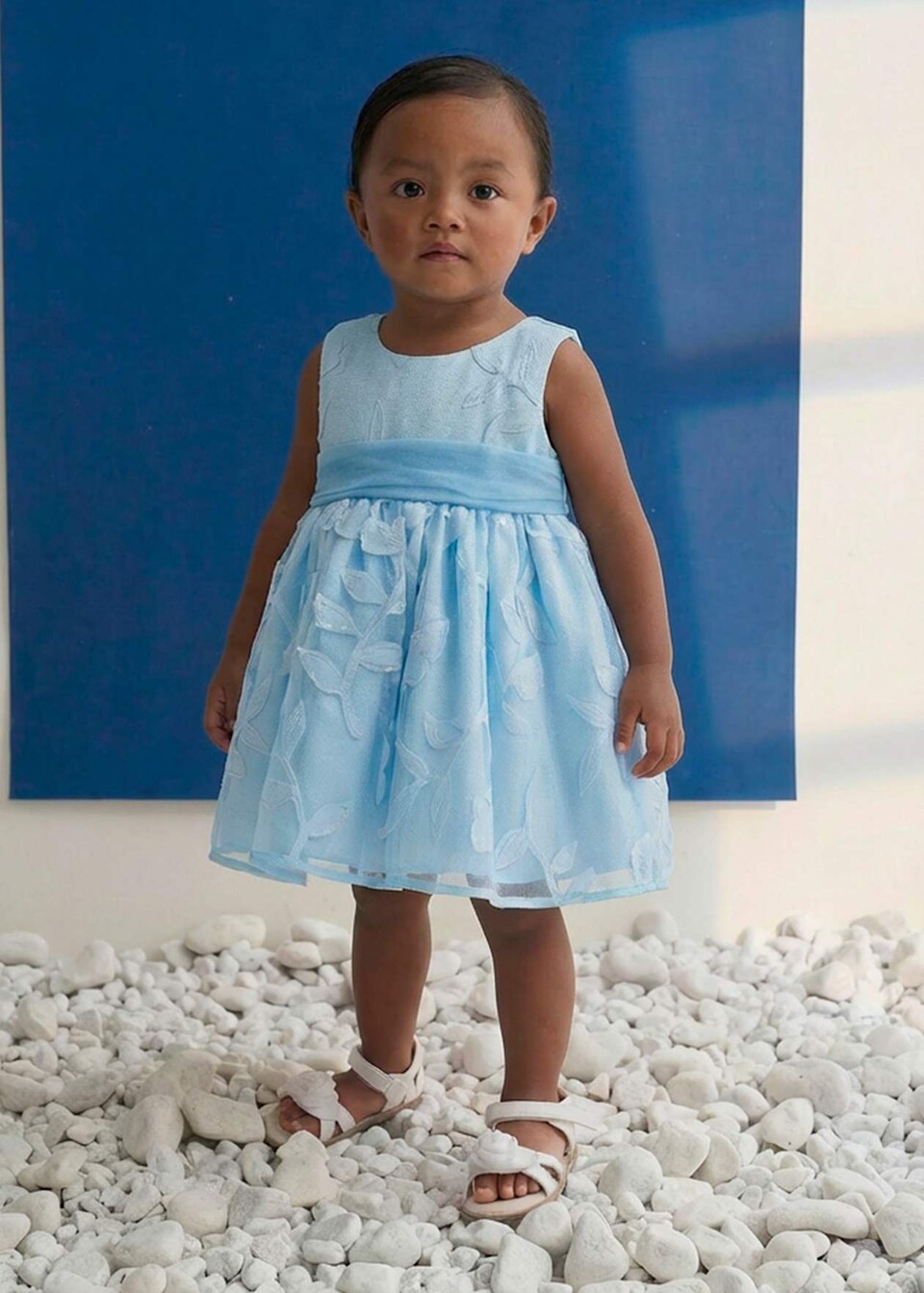 Abito elegante con tulle e fiori Celeste Abel e Lula