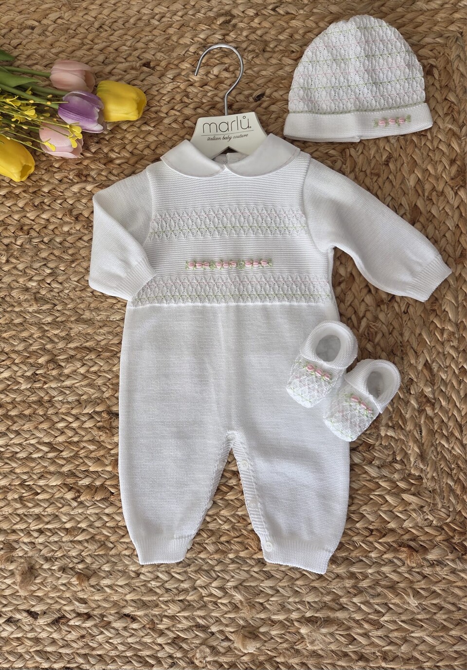 Tutina con cappellino e babbucce in filo di puro cotone Bianco / Rosa Pesco / Lime taglia 0-3 mesi Marlù