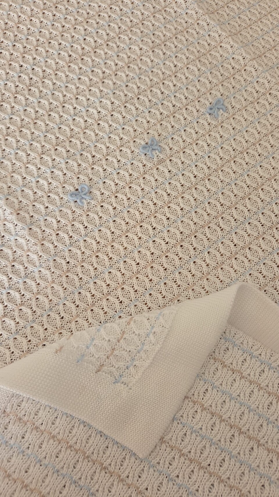 Copertina per carrozzina in filo di puro cotone Bianco / Cielo Polvere / Noce Marlù