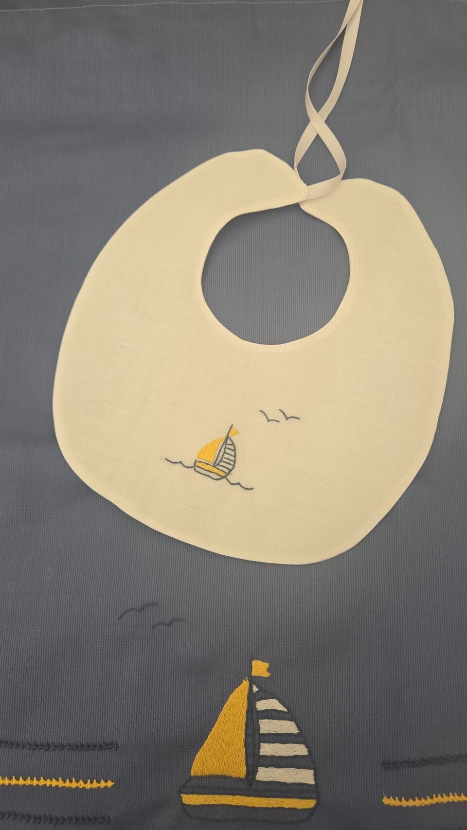 Bavetta in puro lino Bianco / Blu / Giallo Gentile Baby Couture