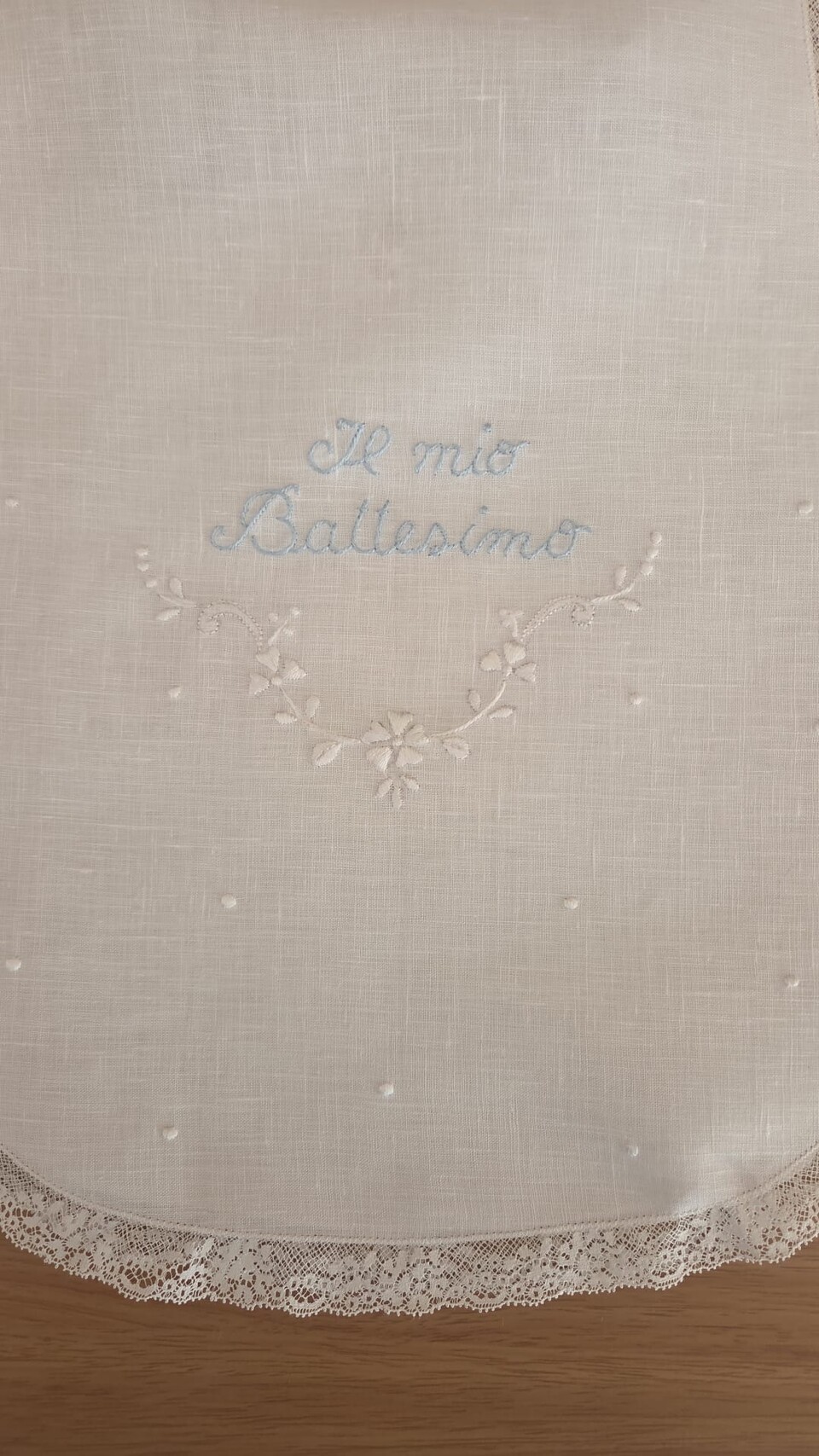 Set Camice Battesimo con fazzoletto in puro lino ricamato a mano Gentile Baby Couture