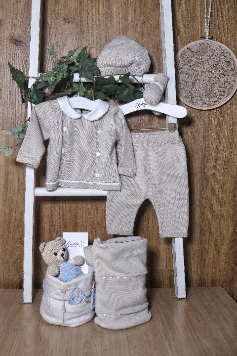 Completo 2 pezzi con cappellino e babbucce in filo di puro cotone Corda taglia 3 mesi Le Coconne