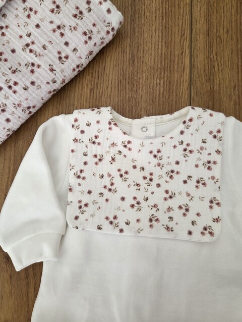 Completo 2 pezzi in ciniglia bianco con inserti floreali Barcellino