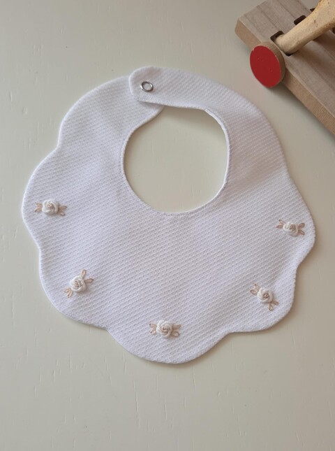 Bavetta in puro cotone bianca con fiorellini ricamati a mano Bianco / Beige Gentile Baby Couture Punto vapore