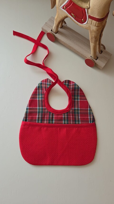 Bavetta natalizia in Tartan con tasca in tela Aida Gentile Baby Couture