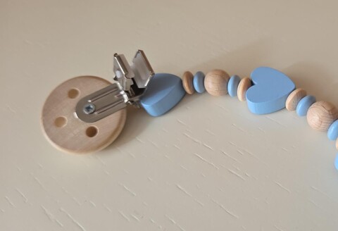 Catenella porta ciuccio in legno naturale Gentile Baby Couture Cuori