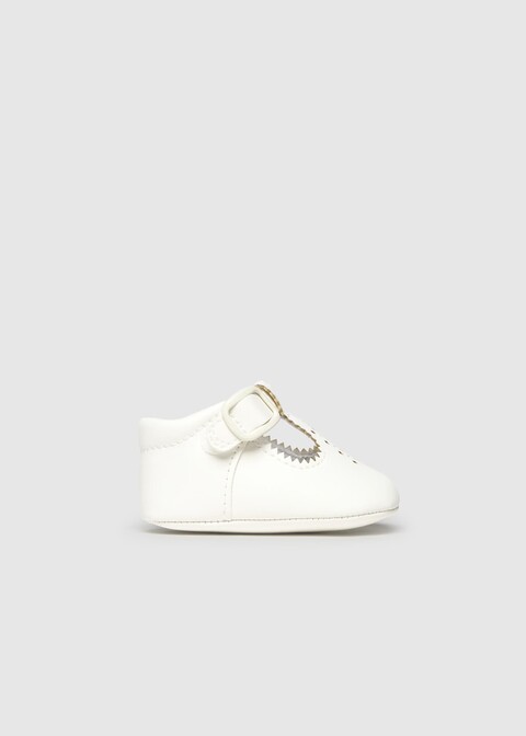 Scarpette traforate neonato Panna Mayoral