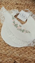 Bavetta in puro cotone con fiorellini ricamati a mano Gentile Baby Couture Punto vapore