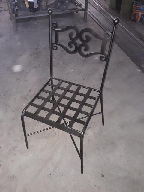 seduta e schienale sedia in ferro grezzo spessore 2 mm.jpg