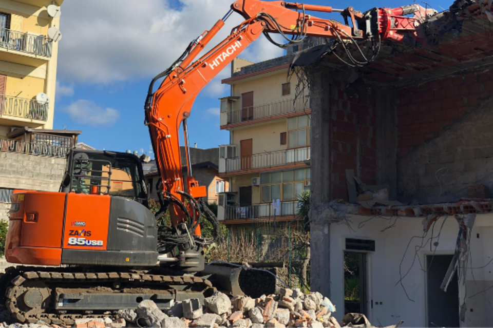 Demolizioni Controllate a Catania, Siracusa, Ragusa, Messina, Caltanissetta
