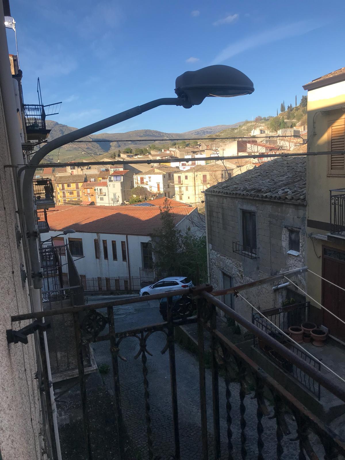 Casa singola in Vendita a Chiusa Sclafani Largo Conte (Palermo)