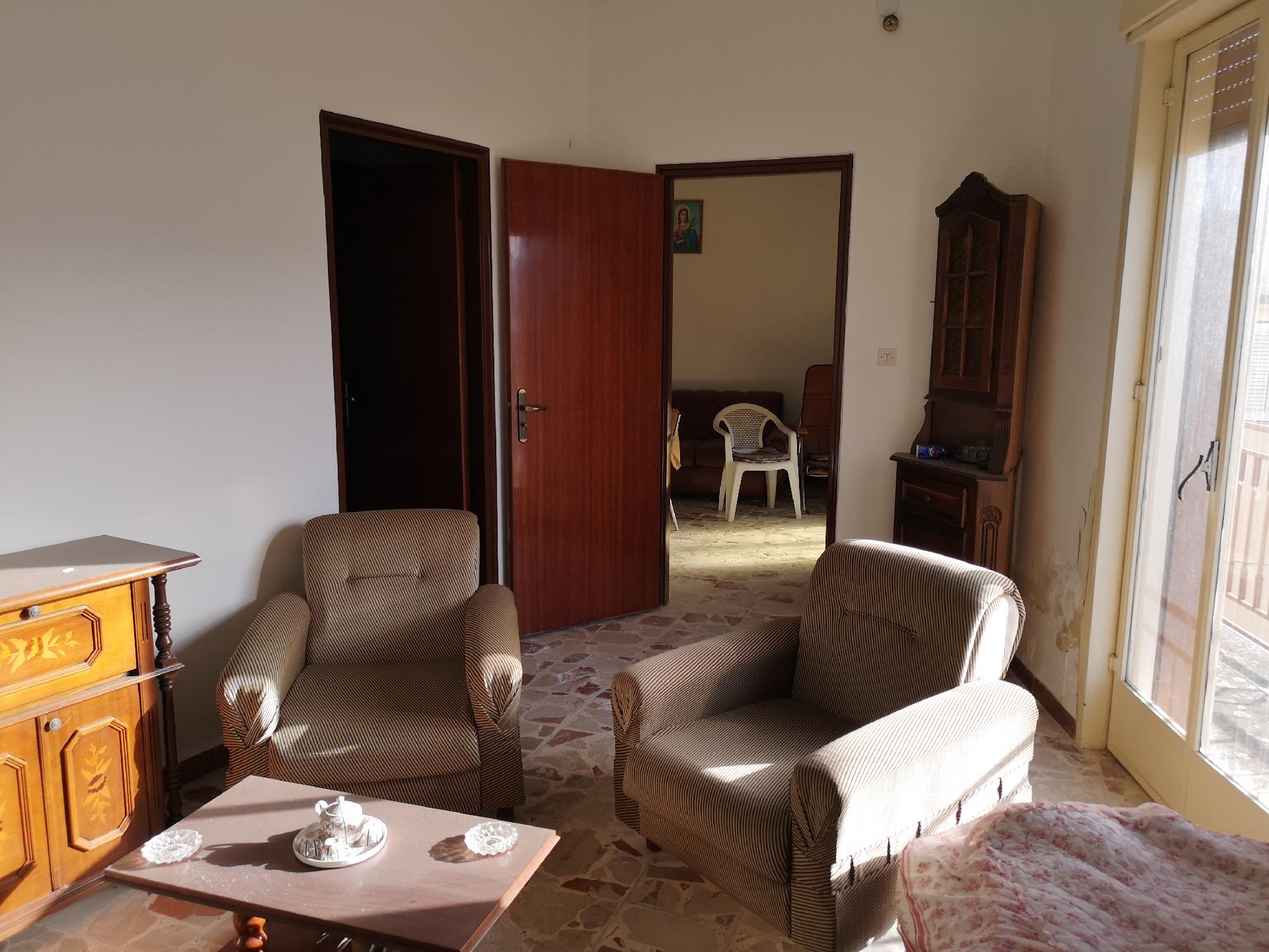 Fabbricato indipendente in Vendita a Giuliana Centro Storico (Palermo)