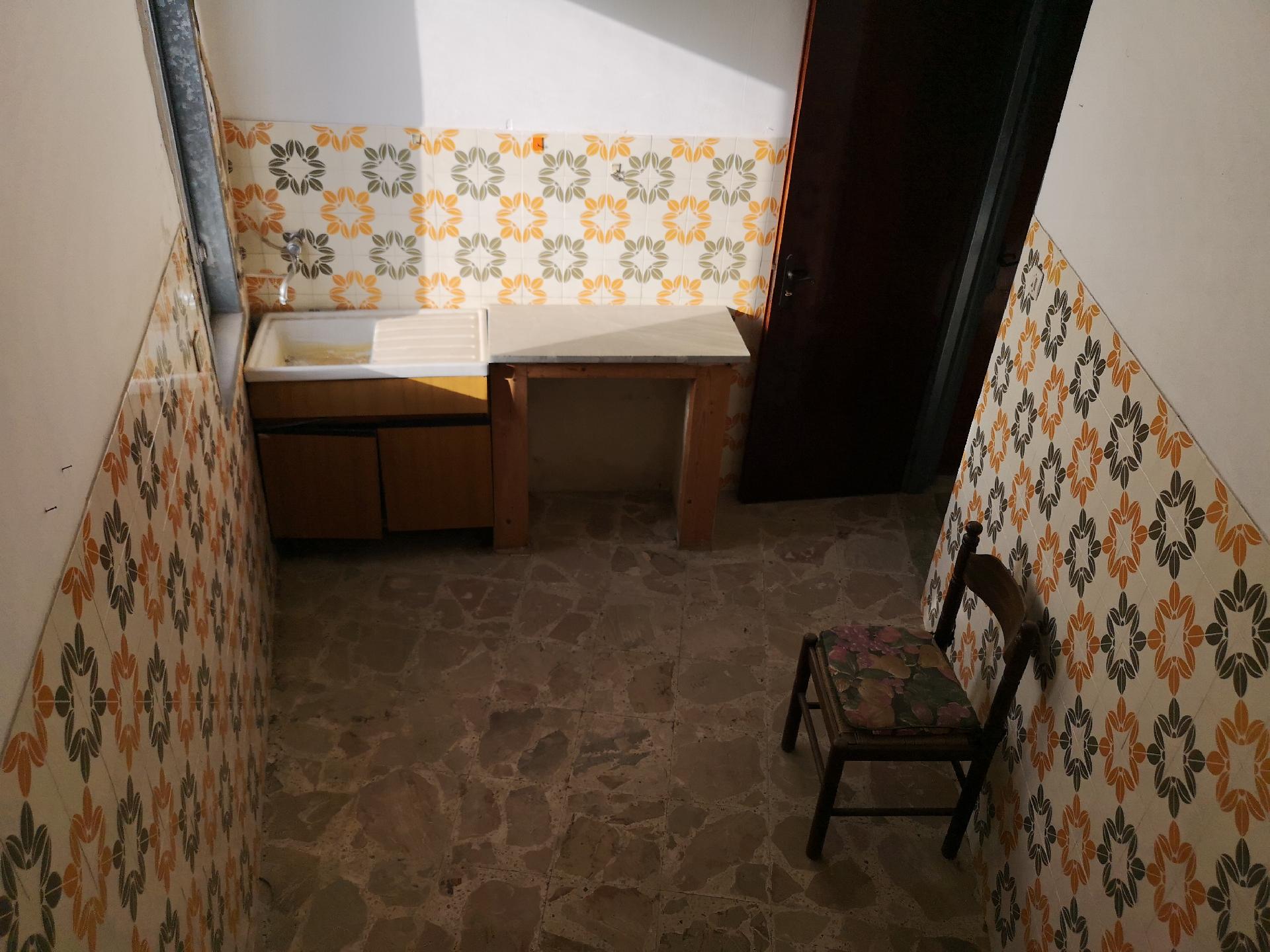 Fabbricato indipendente in Vendita a Giuliana Centro Storico (Palermo)