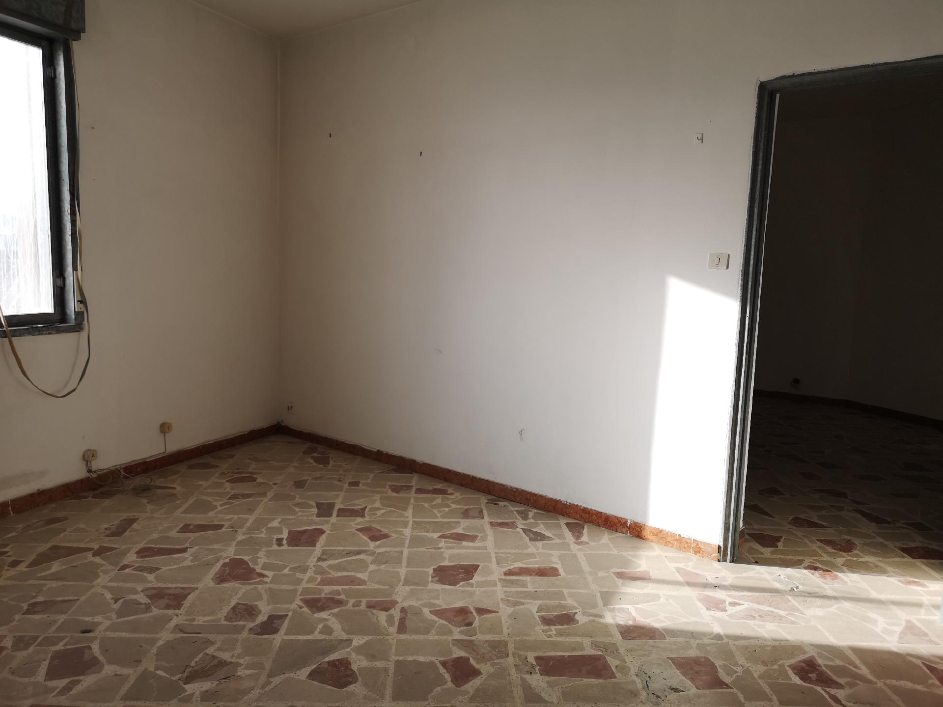 Fabbricato indipendente in Vendita a Giuliana Centro Storico (Palermo)