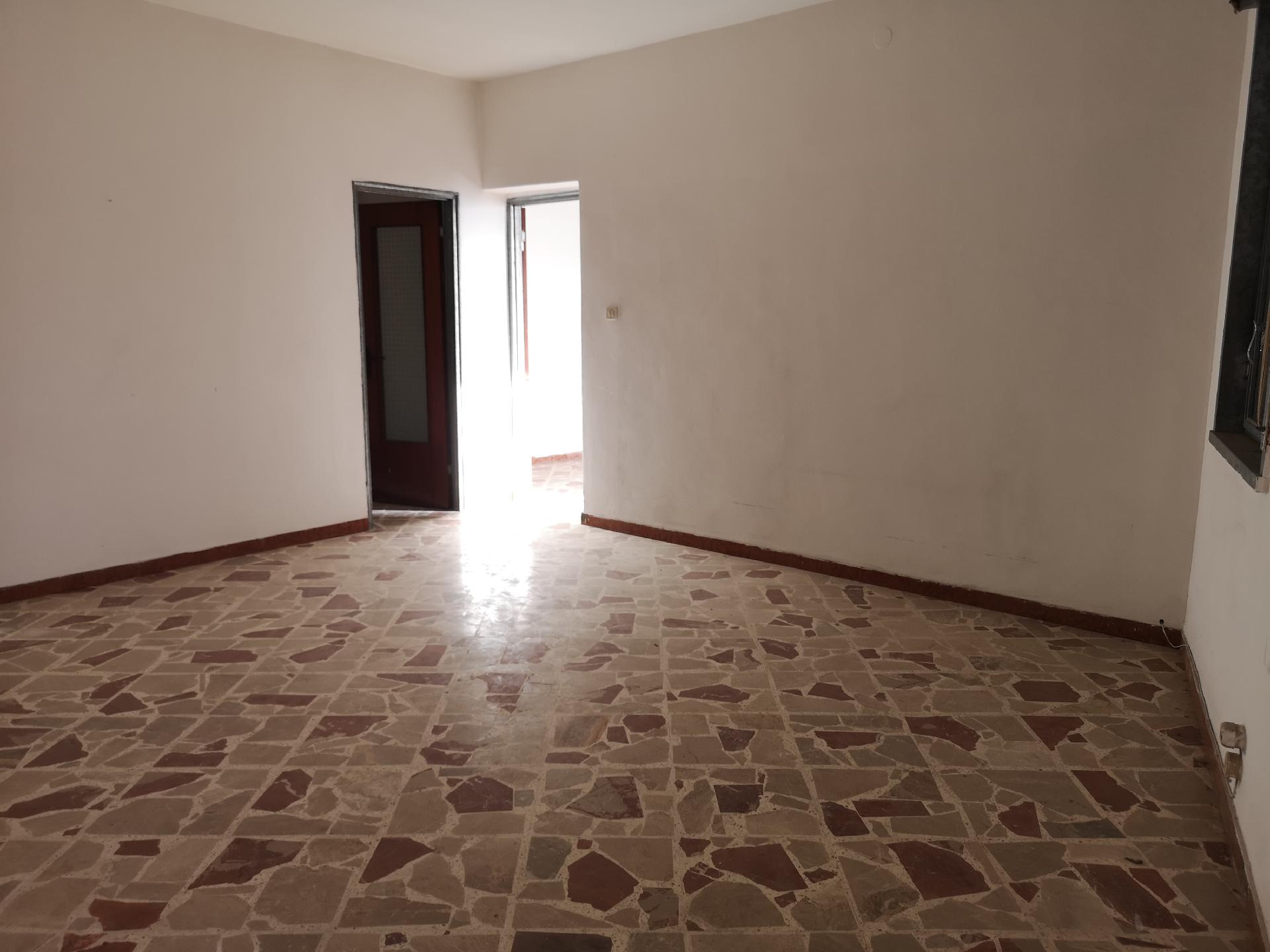 Fabbricato indipendente in Vendita a Giuliana Centro Storico (Palermo)