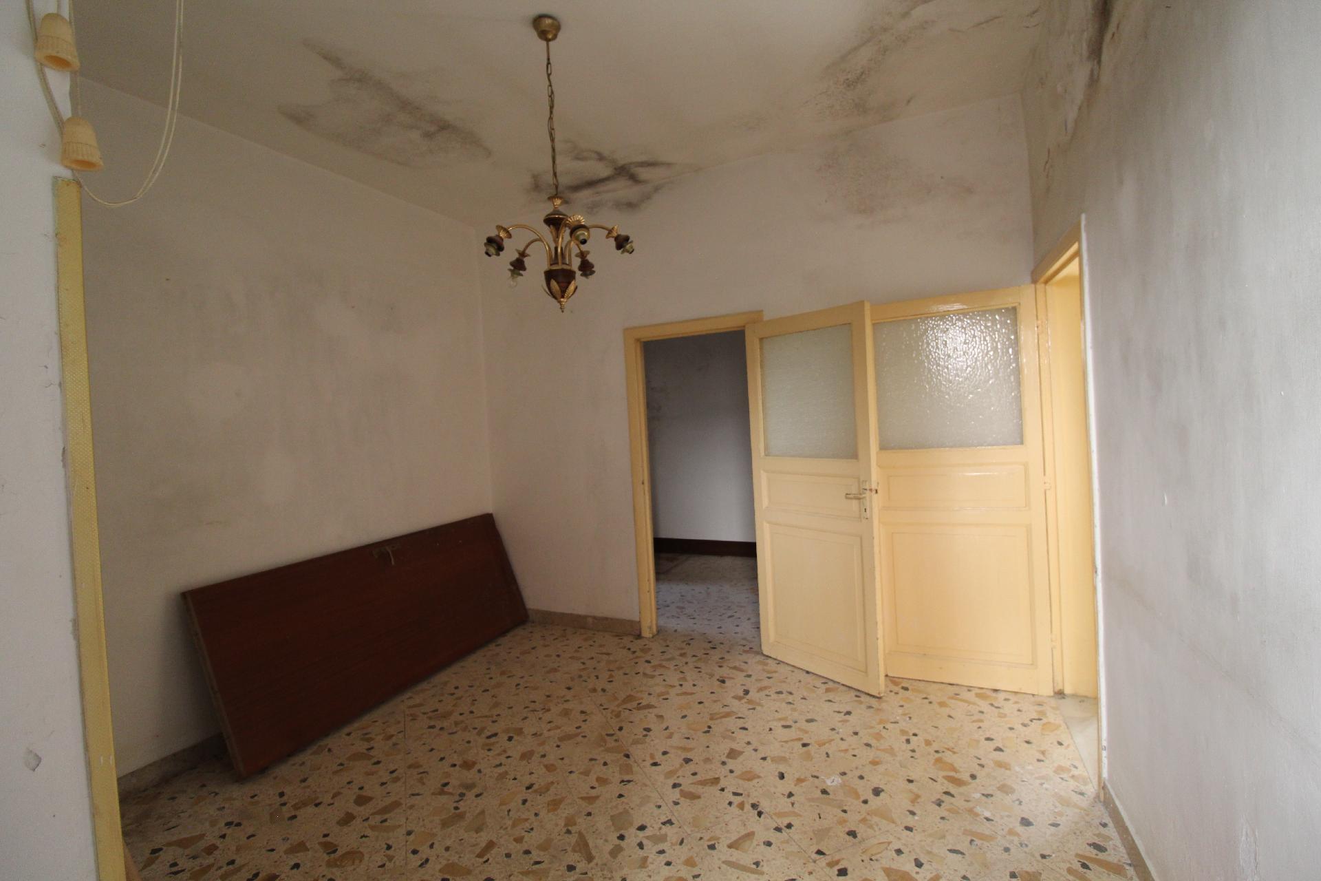 Casa singola in Vendita a Giuliana Centro Storico (Palermo)