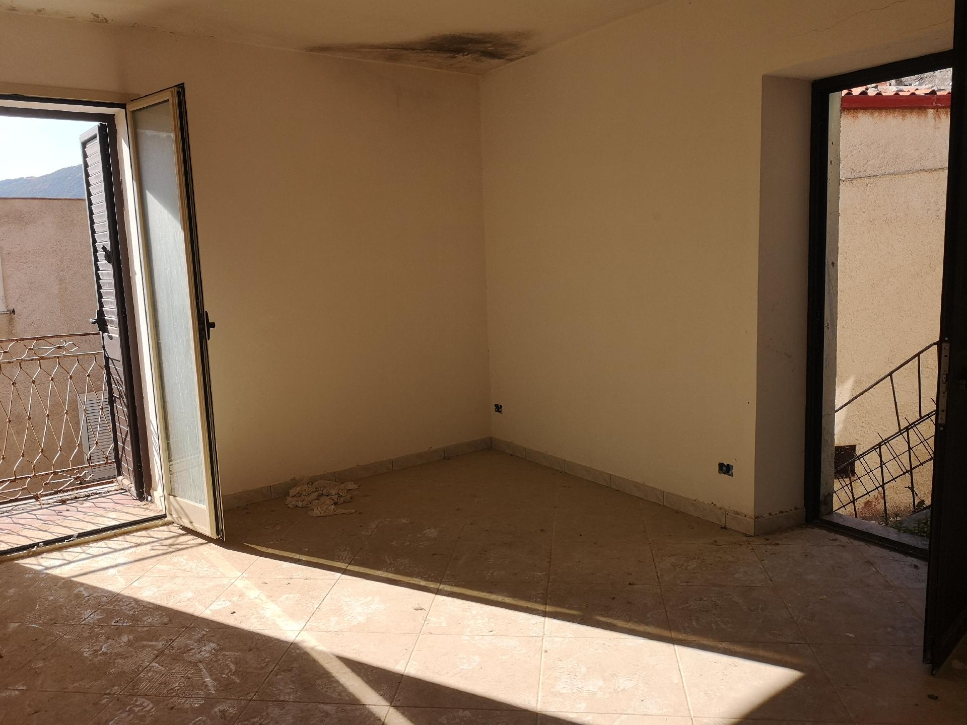 Casa singola in Vendita a Palazzo Adriano Centro storico (Palermo)