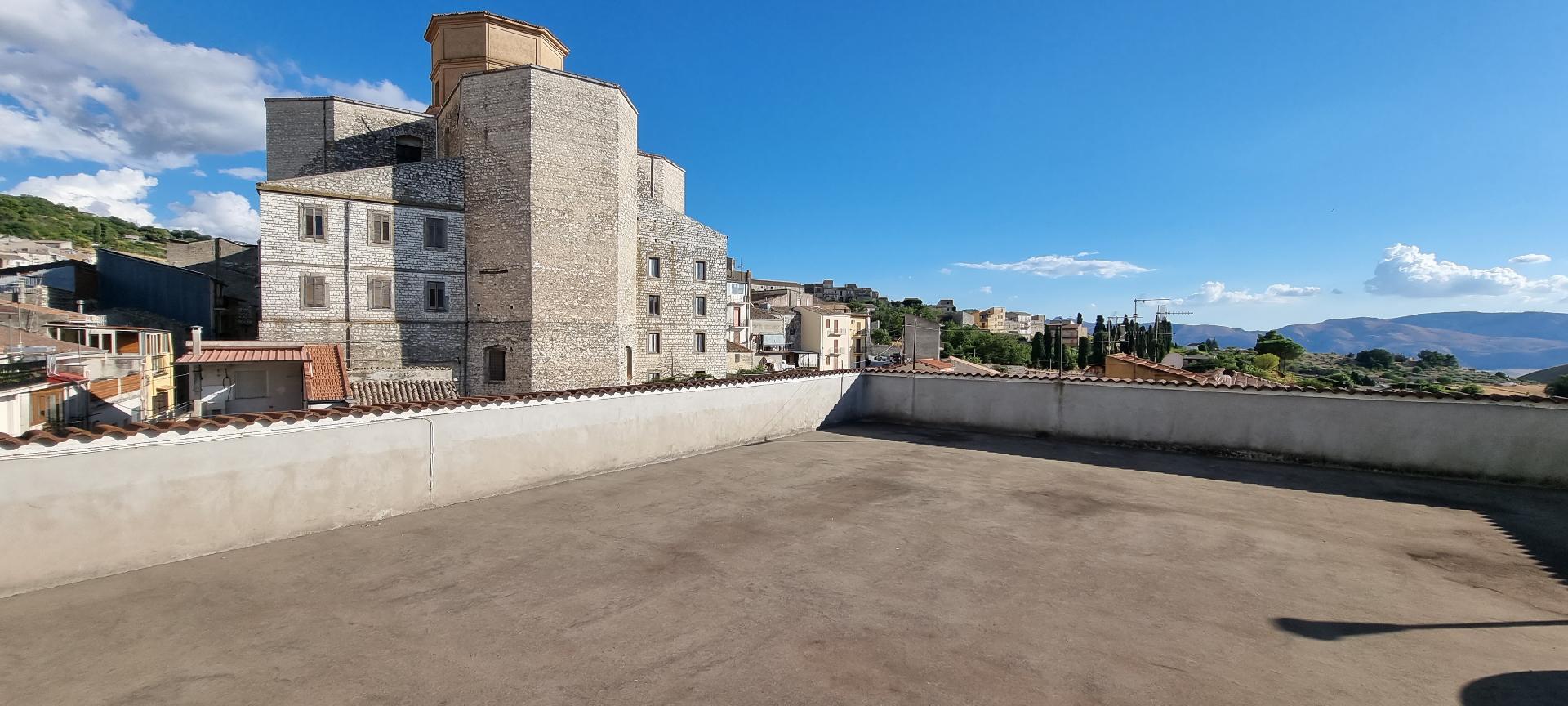 Appartamento in Vendita a Chiusa Sclafani Via Ungheria (Palermo)