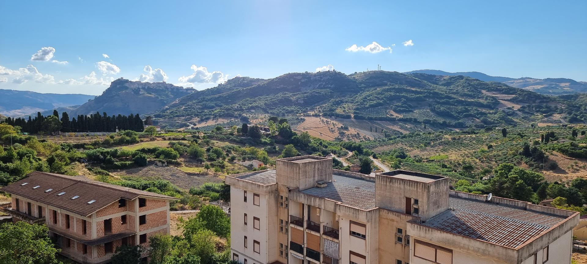 Appartamento in Vendita a Chiusa Sclafani Via Ungheria (Palermo)