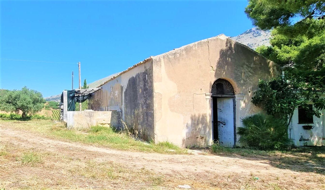 Casale in Vendita a Castellammare del Golfo Balata Di Baida (Trapani)