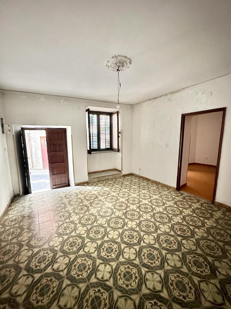 Casa singola in Vendita a Giuliana Centro Storico (Palermo)