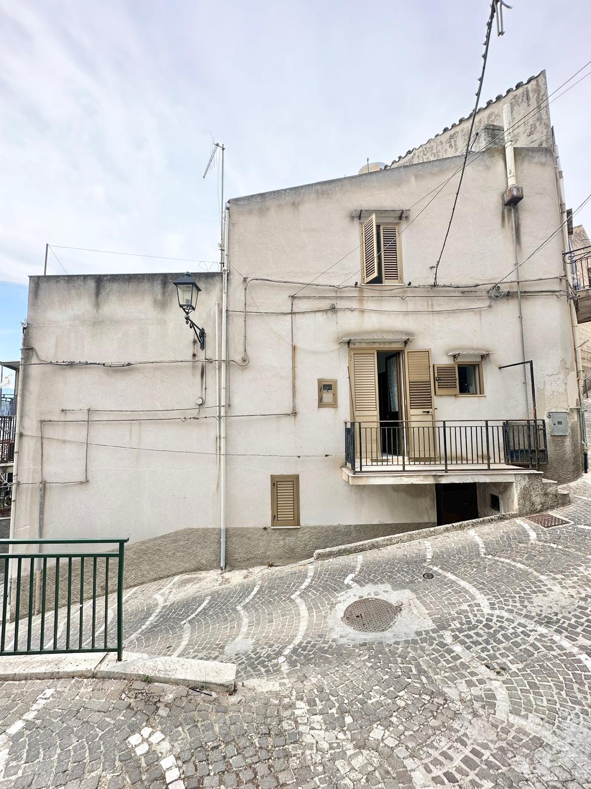 Casa singola in Vendita a Giuliana Centro Storico (Palermo)