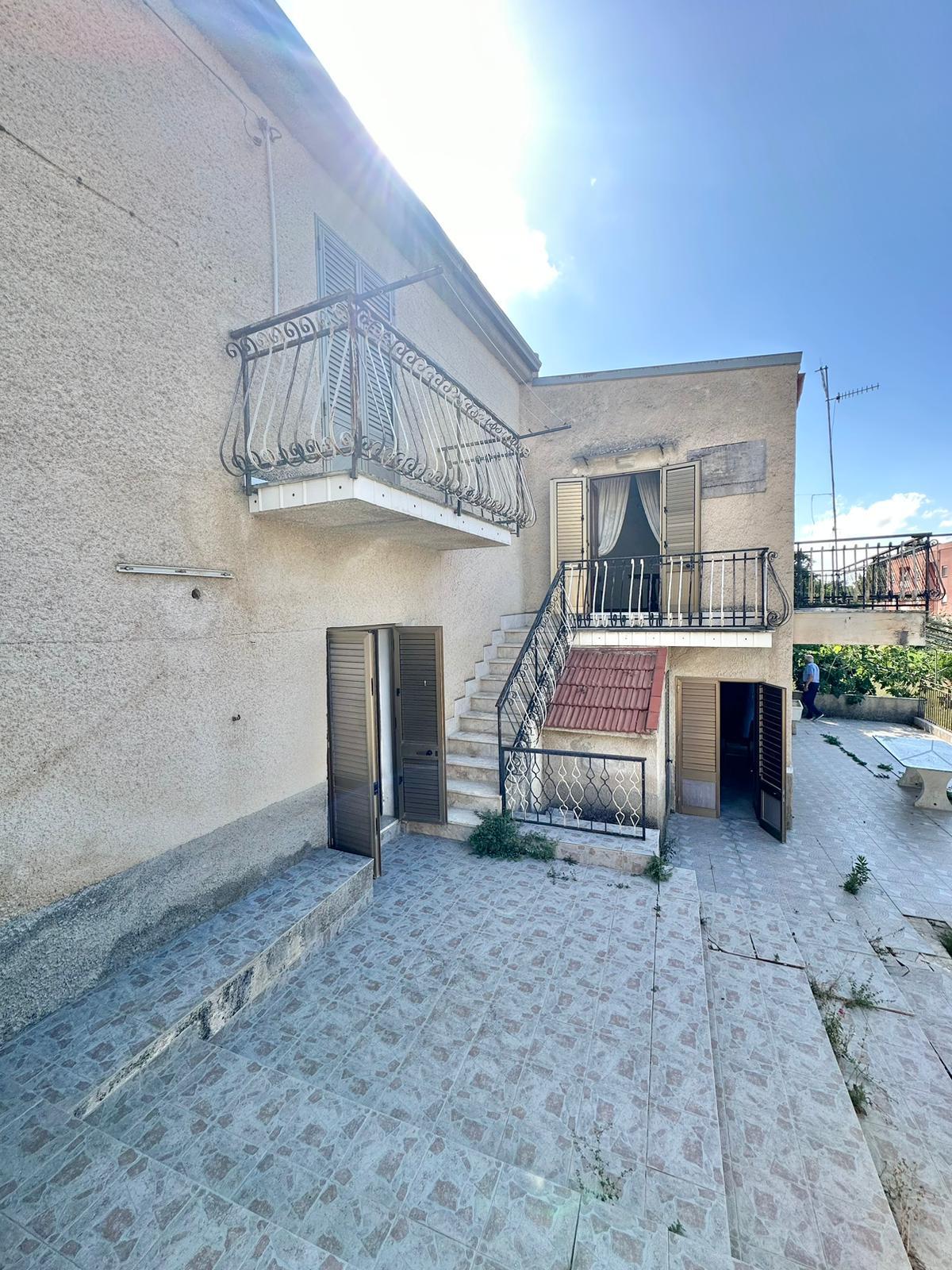 Villa in Vendita a Palazzo Adriano (Palermo)
