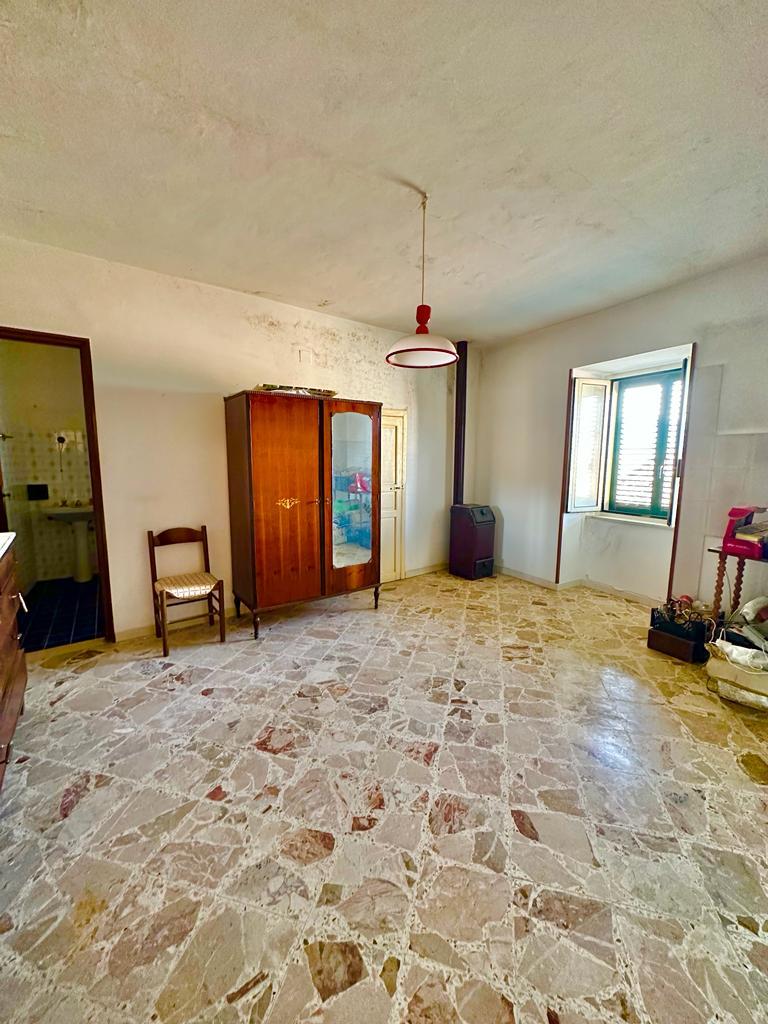 Casa singola in Vendita a Giuliana Centro Storico (Palermo)