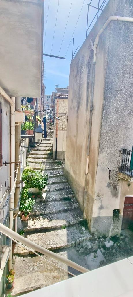 Terratetto in Vendita a Giuliana Centro Storico (Palermo)