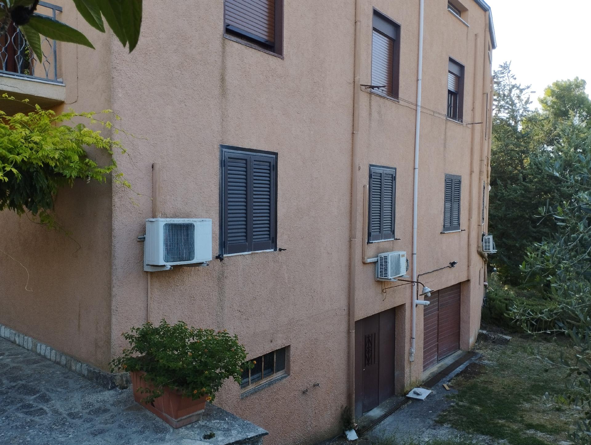 B&B in Vendita a Chiusa Sclafani Via Ungheria (Palermo)