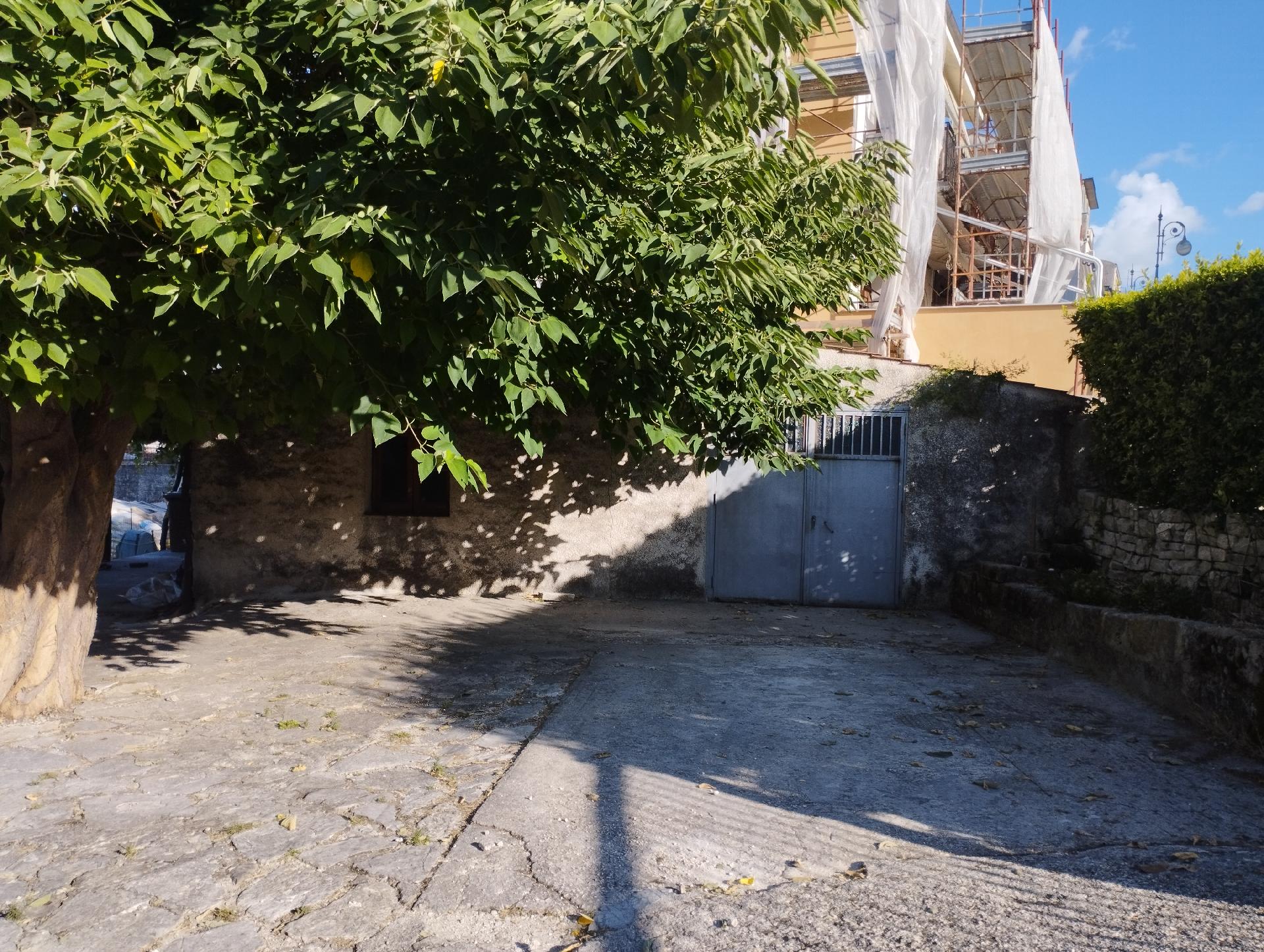 B&B in Vendita a Chiusa Sclafani Via Ungheria (Palermo)
