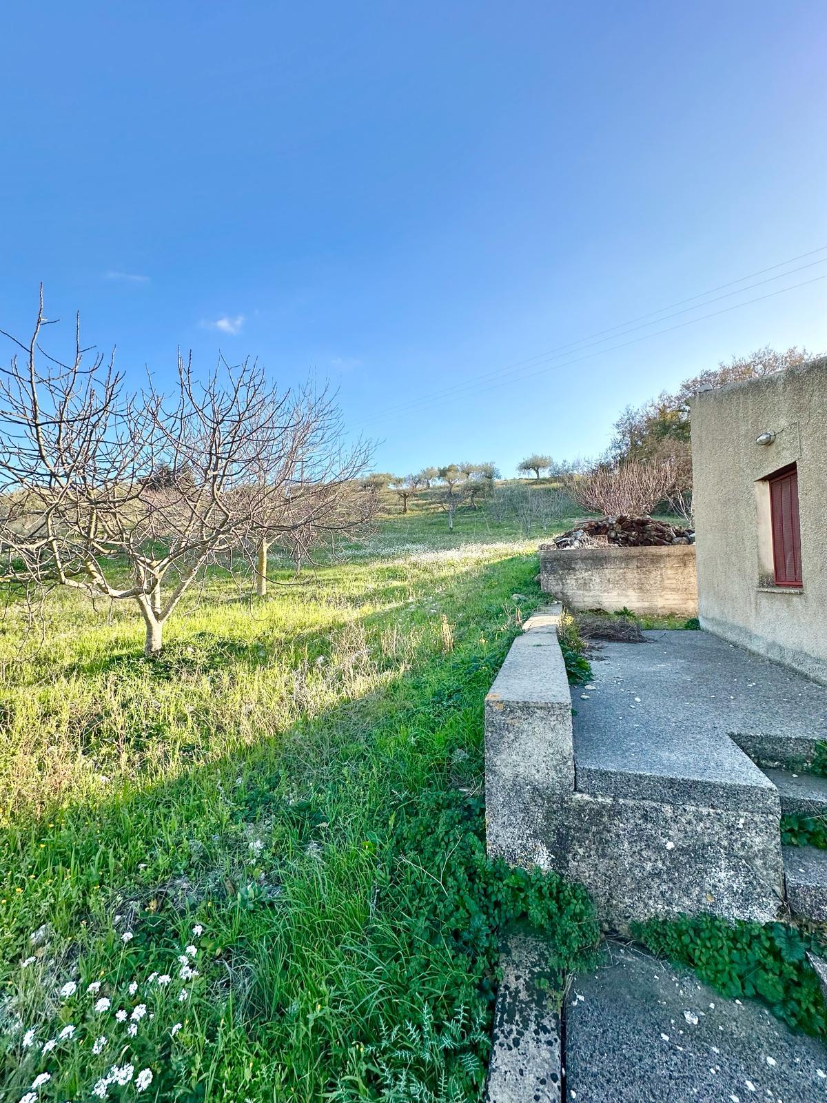 Rustico di campagna in Vendita a Chiusa Sclafani C.da Roccazzo (Palermo)