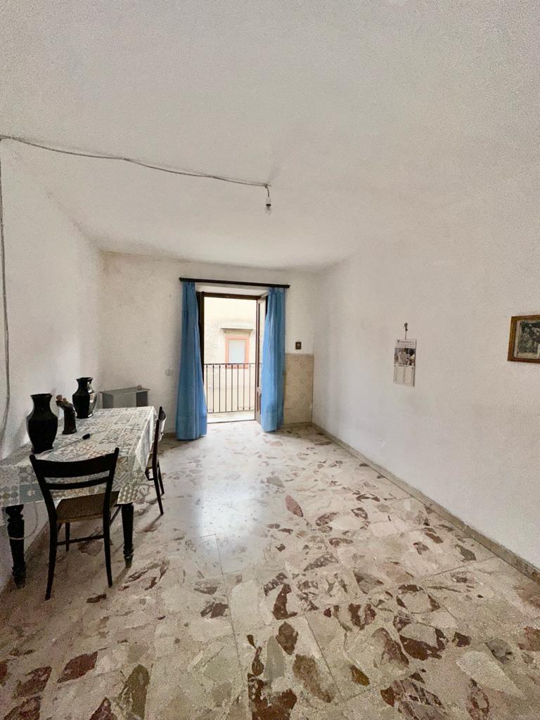 Casa singola in Vendita a Palazzo Adriano Centro storico (Palermo)