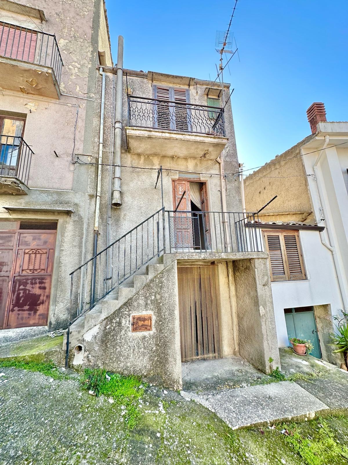 Casa singola in Vendita a Bisacquino Centro Storico (Palermo)