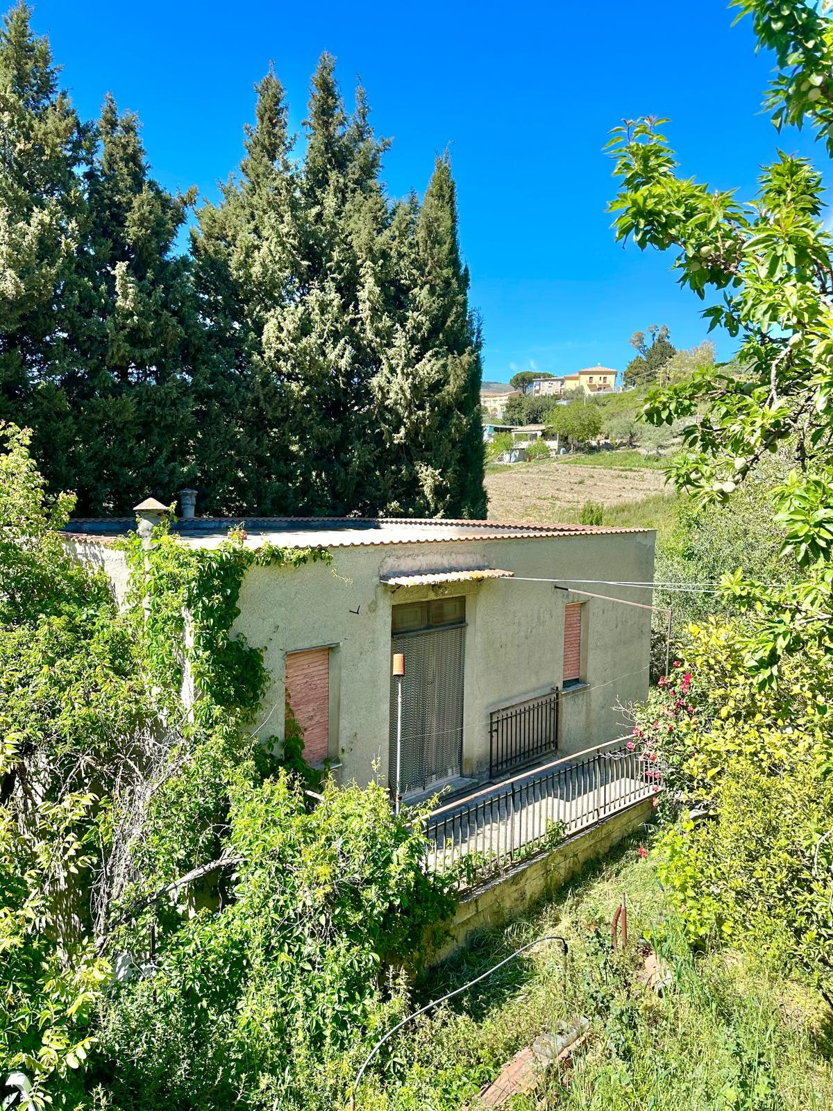 Rustico di campagna in Vendita a Chiusa Sclafani C/da Cicirello (Palermo)