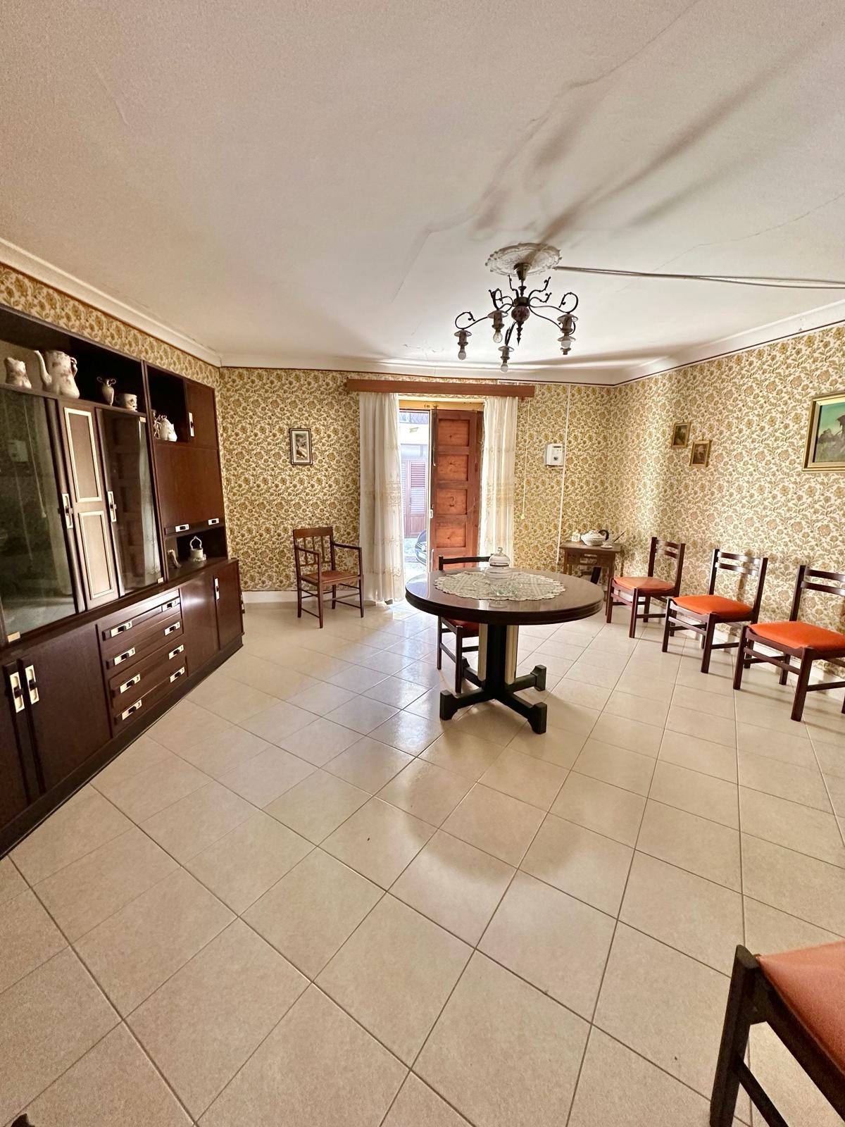Casa singola in Vendita a Palazzo Adriano Centro storico (Palermo)