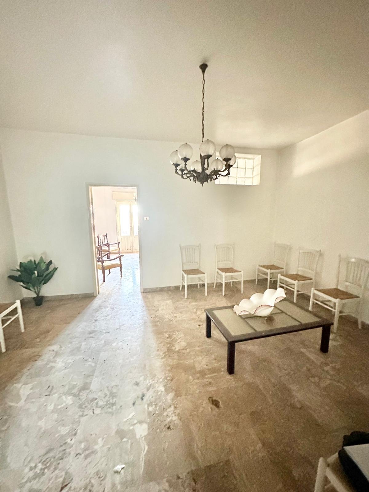 Casa singola in Vendita a Giuliana Centro Storico (Palermo)