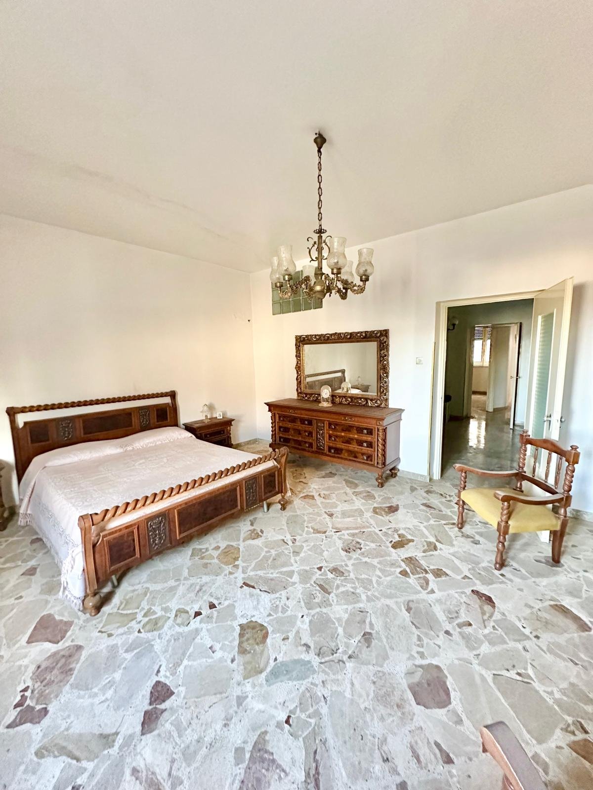 Casa singola in Vendita a Giuliana Centro Storico (Palermo)
