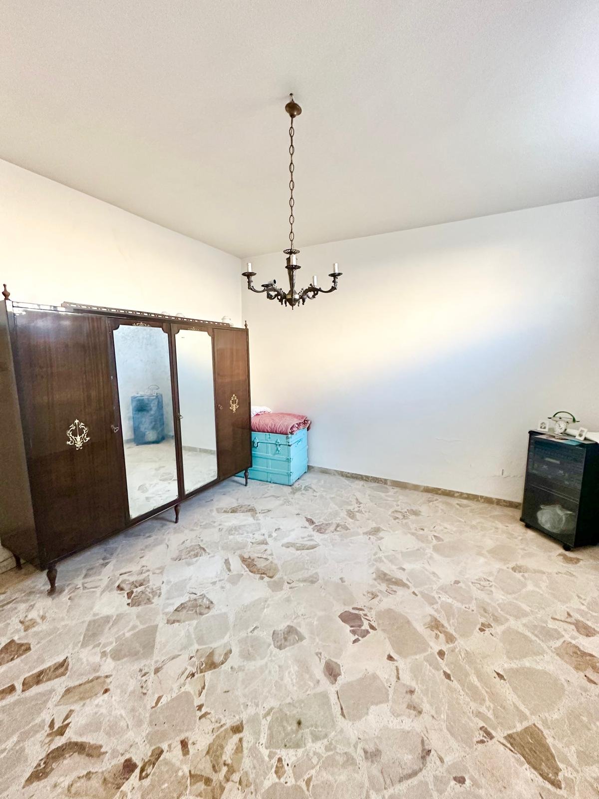 Casa singola in Vendita a Giuliana Centro Storico (Palermo)